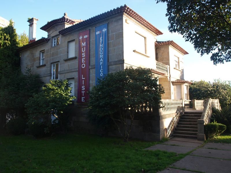Vista exterior do Museo Liste