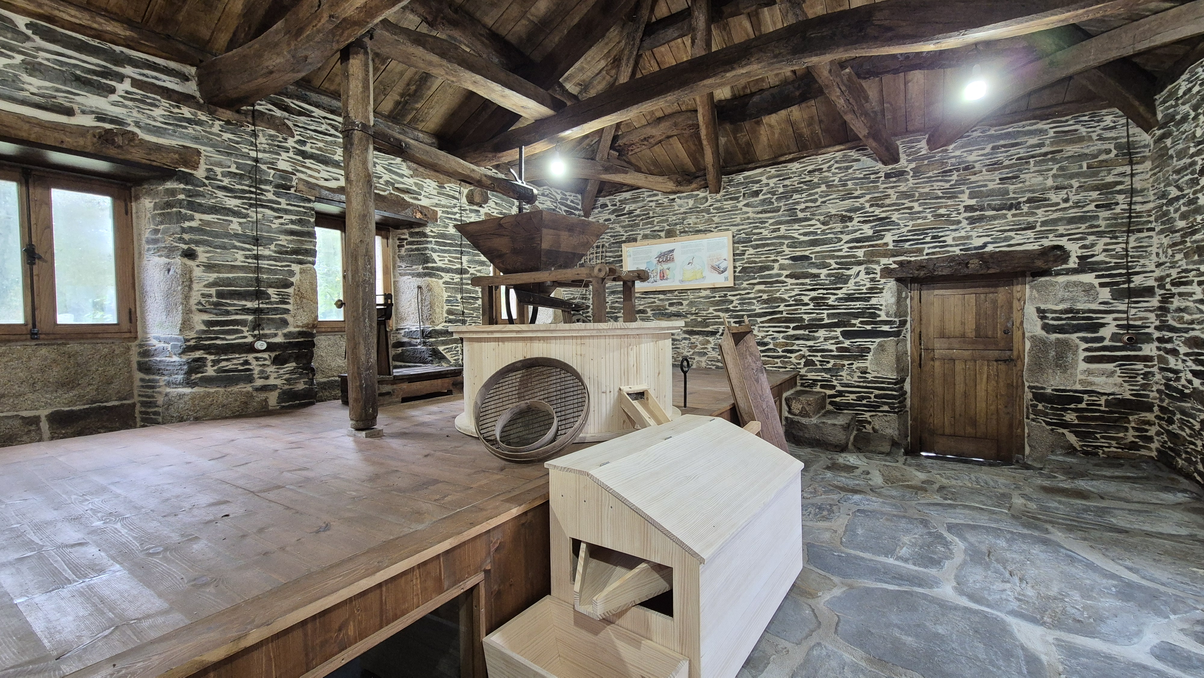 Vista do interior do muíño