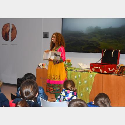 Un momento da sesión de contacontos