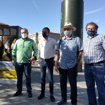 Participantes na inauguración